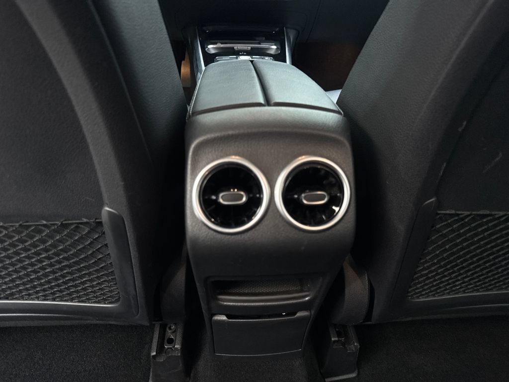Used 2025 Mercedes-Benz GLB 250 4MATIC image 68