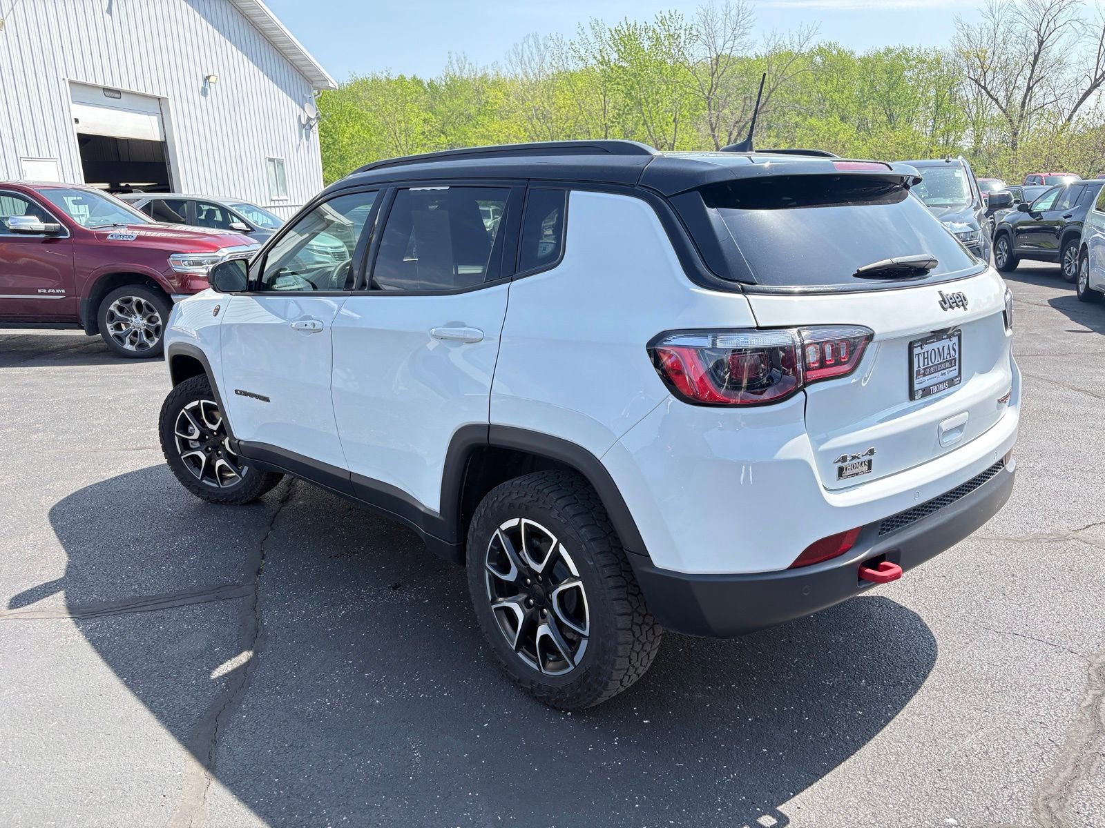 Used 2024 Jeep Compass Trailhawk image 10