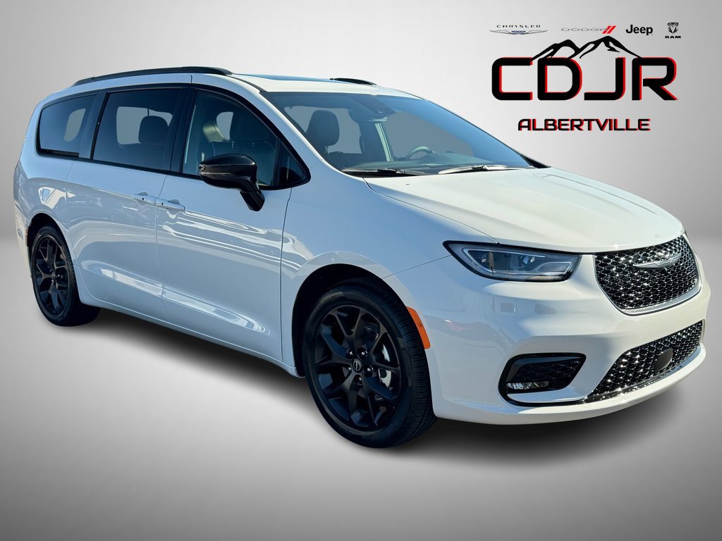 New 2026 Chrysler Pacifica Limited w/ S Appearance Package image 1