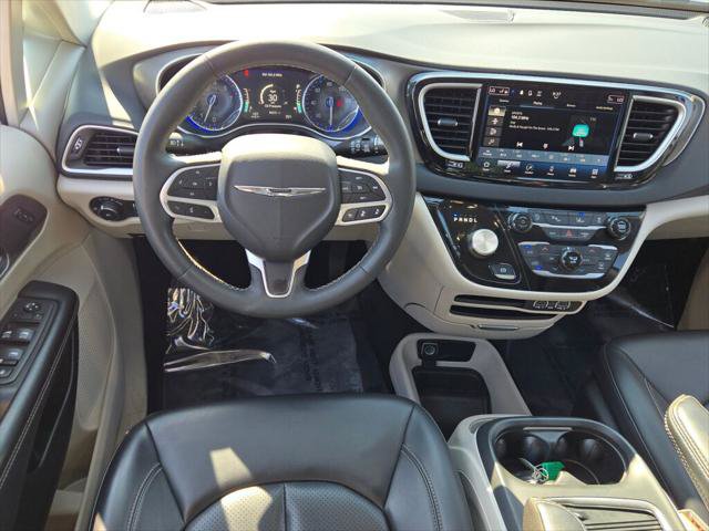 Certified 2023 Chrysler Pacifica Touring-L FWD image 5