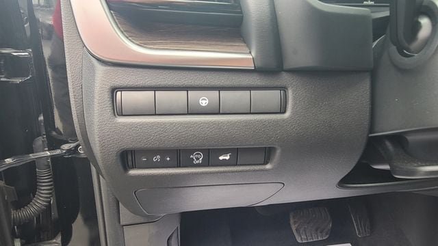 Used 2025 Nissan Rogue Platinum AWD/4WD image 12