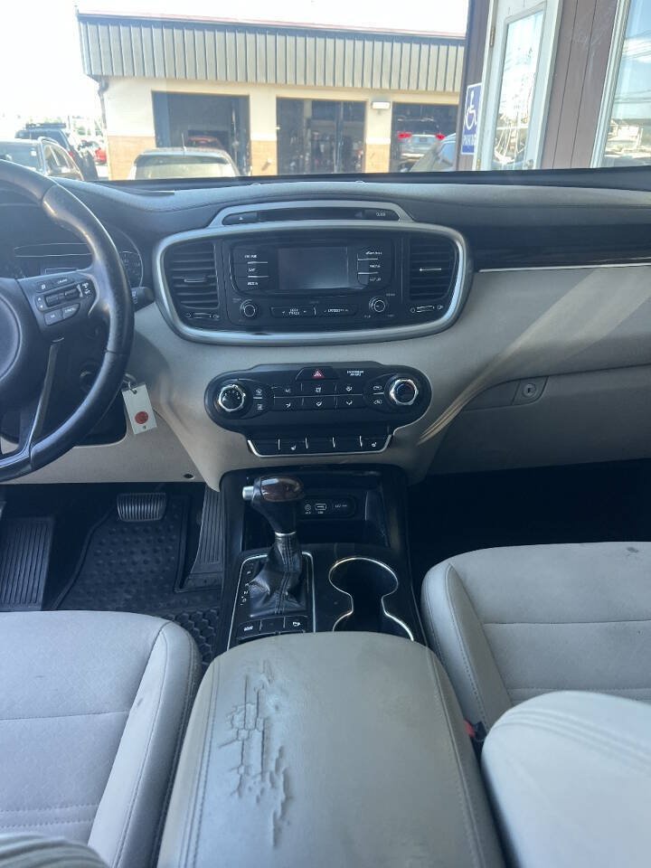 Used 2016 Kia Sorento FWD w/ LX Convenience Package image 10
