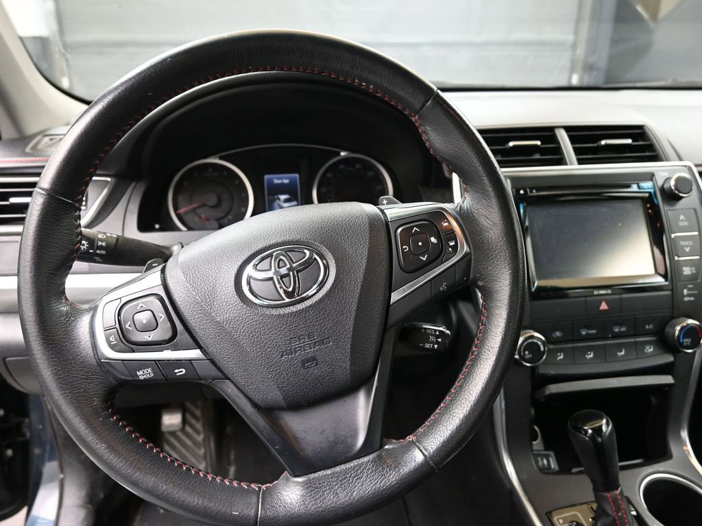 Used 2017 Toyota Camry SE w/ Moonroof Package image 22