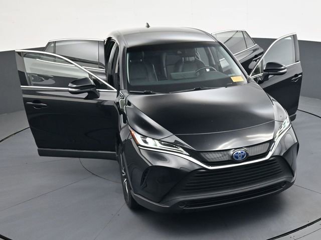 Used 2023 Toyota Venza LE image 43