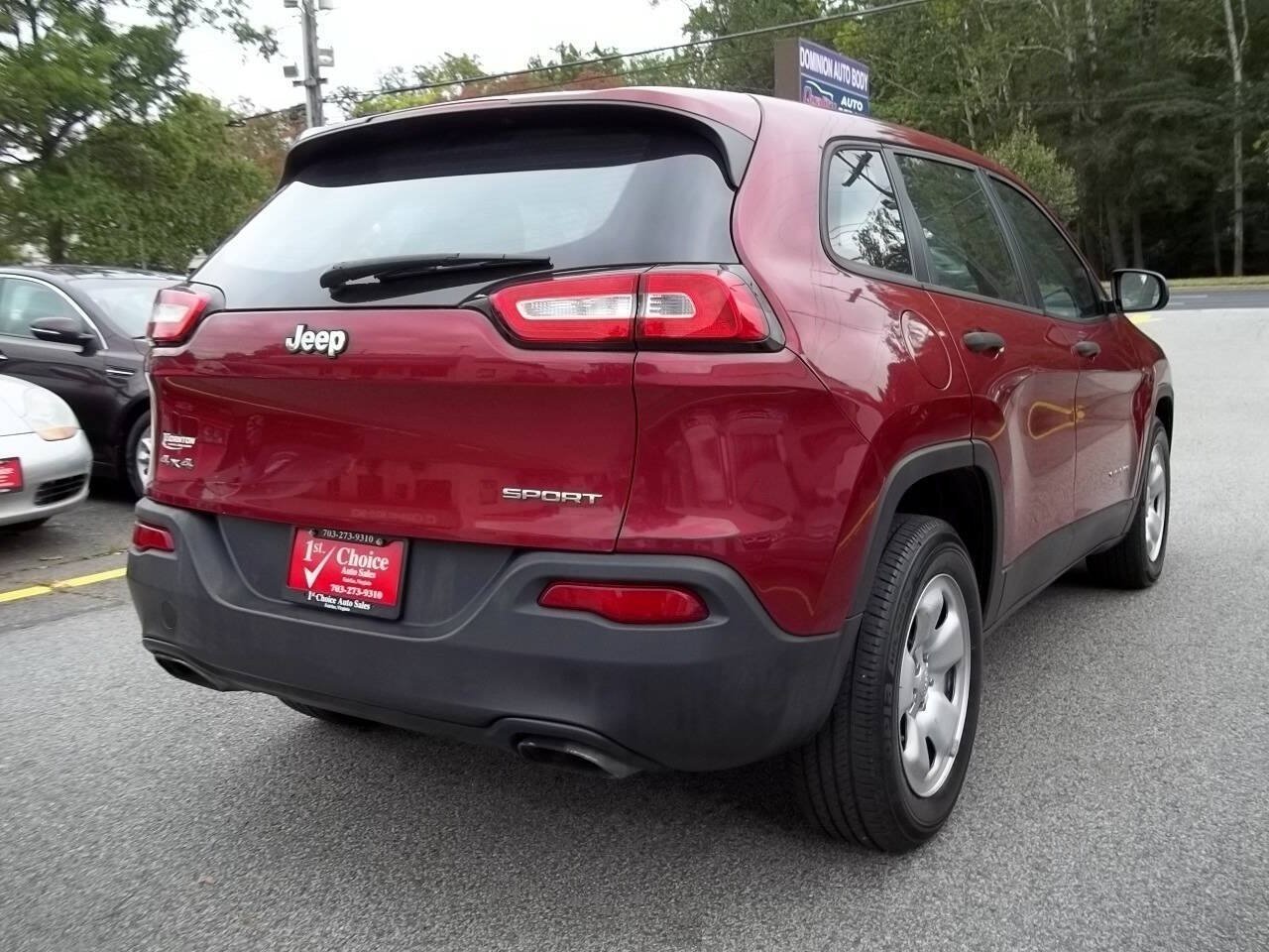 Used 2017 Jeep Cherokee Sport AWD/4WD image 4
