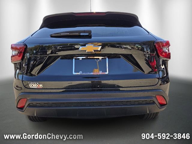 Used 2024 Chevrolet Trax LS image 4