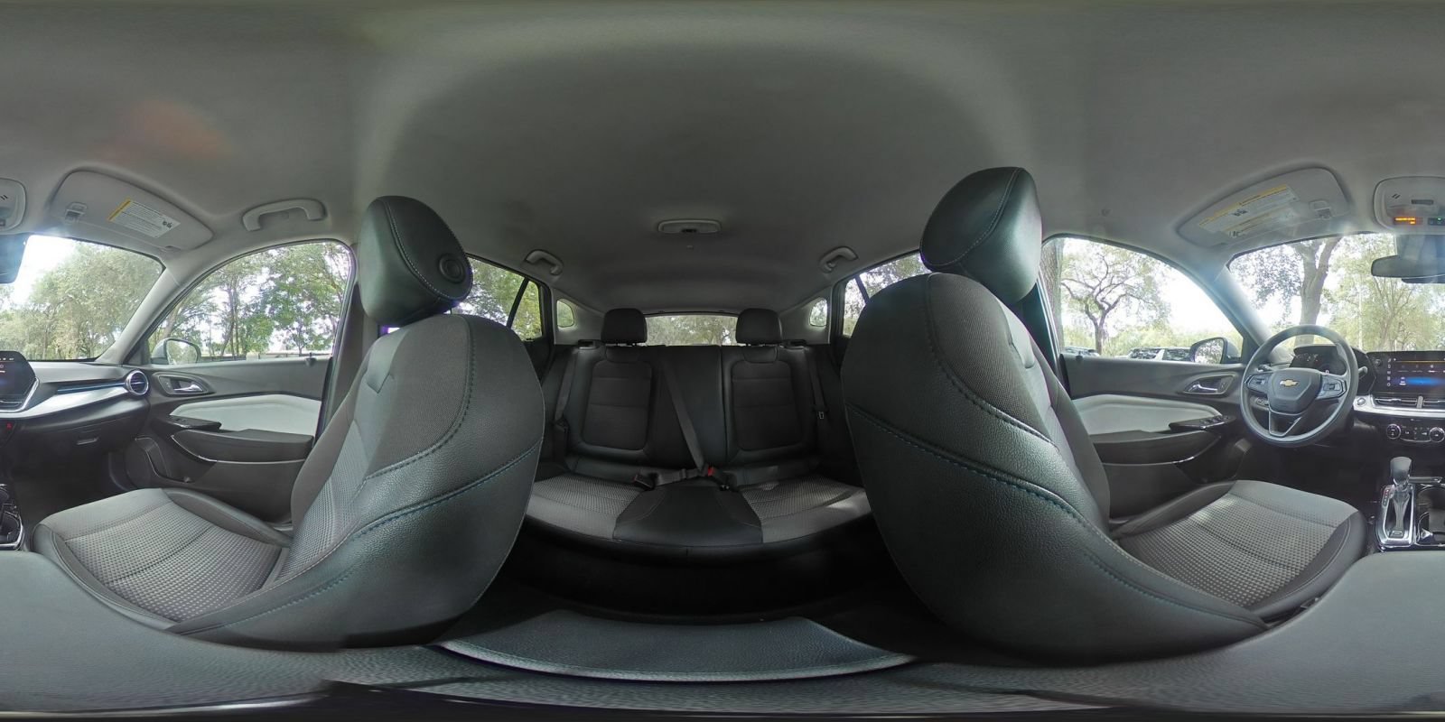Used 2025 Chevrolet Trax LT FWD image 38
