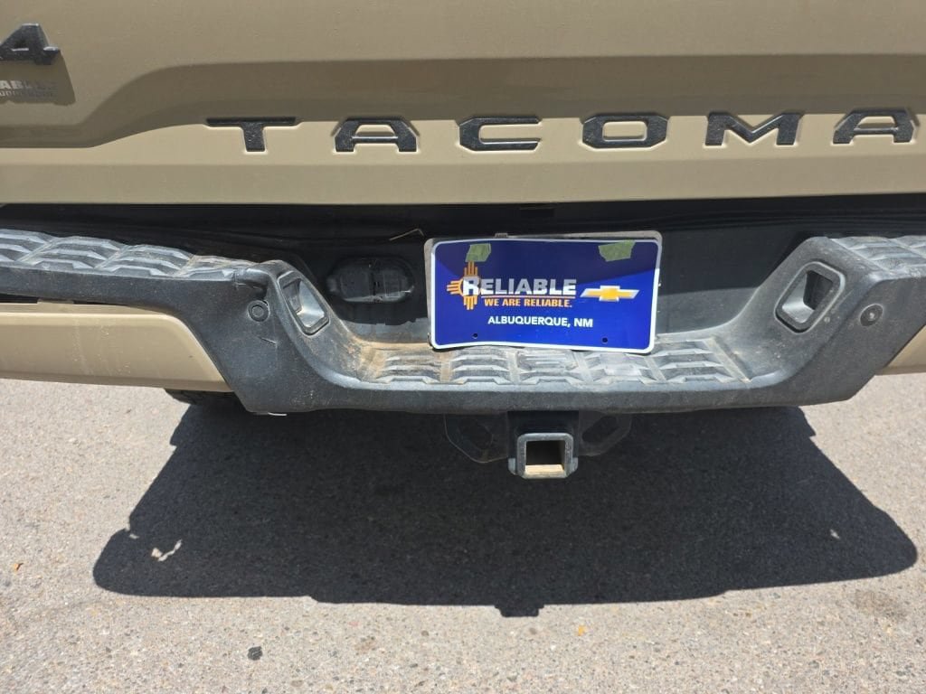 Used 2020 Toyota Tacoma SR5 AWD/4WD image 7