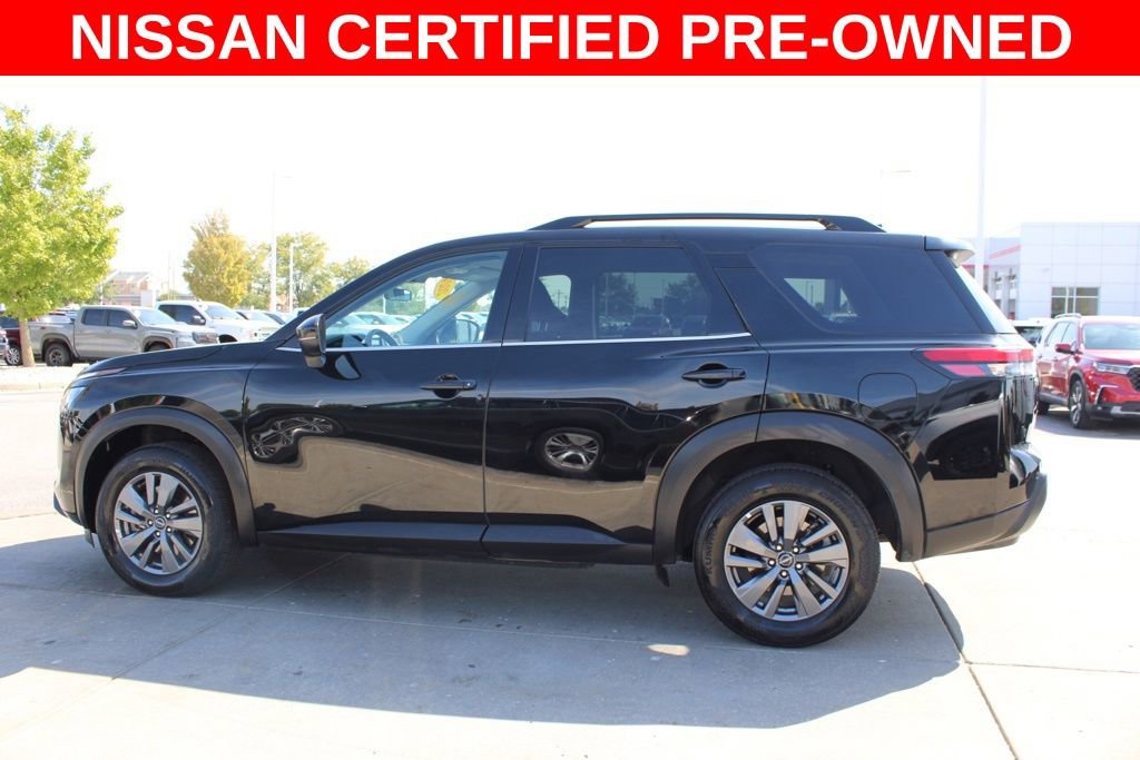 Certified 2024 Nissan Pathfinder SV image 4