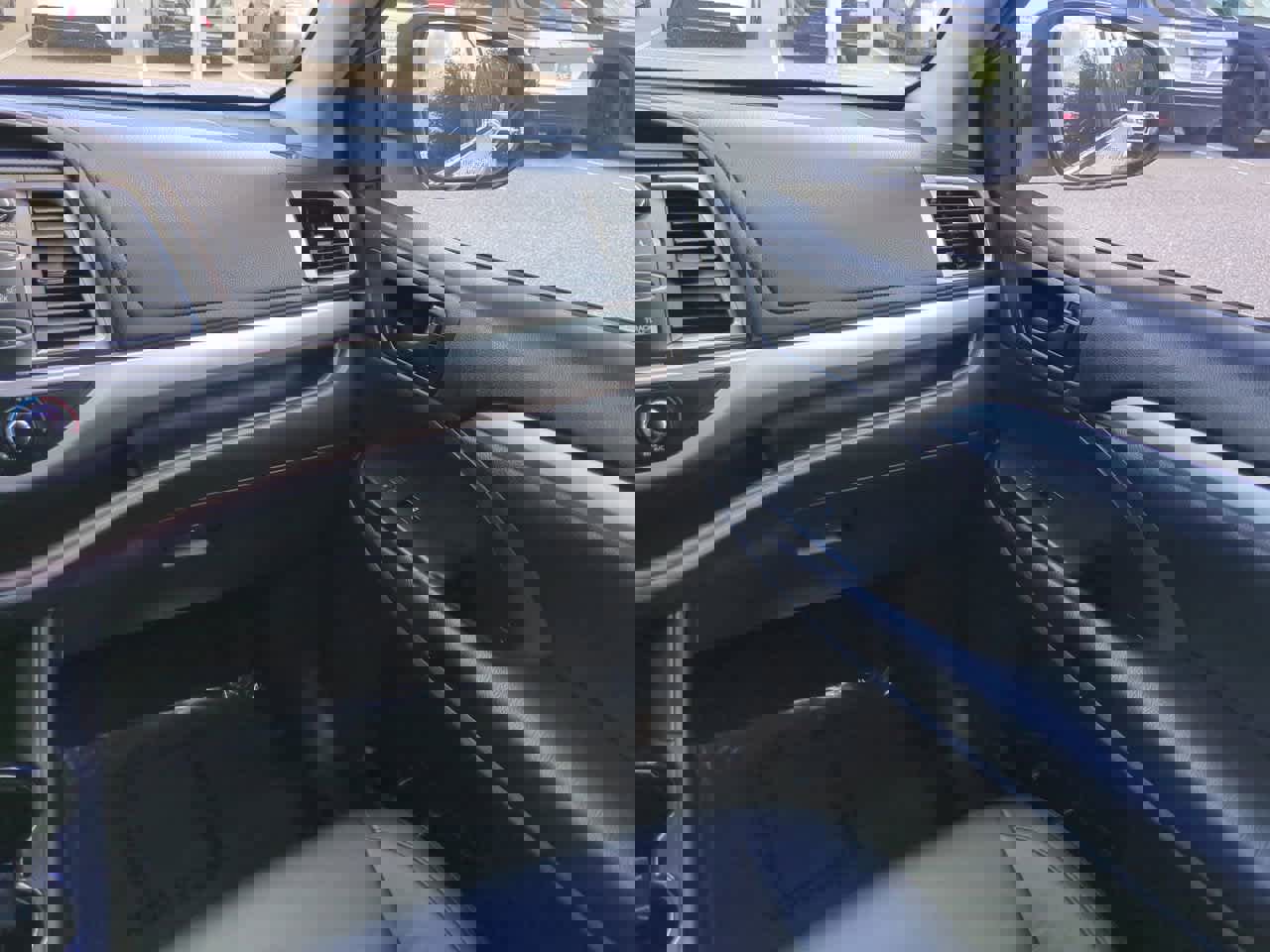 Certified 2018 Toyota Highlander LE FWD image 17