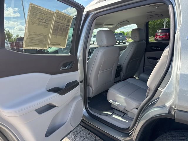 Used 2023 GMC Acadia SLT w/ Technology Package FWD image 24