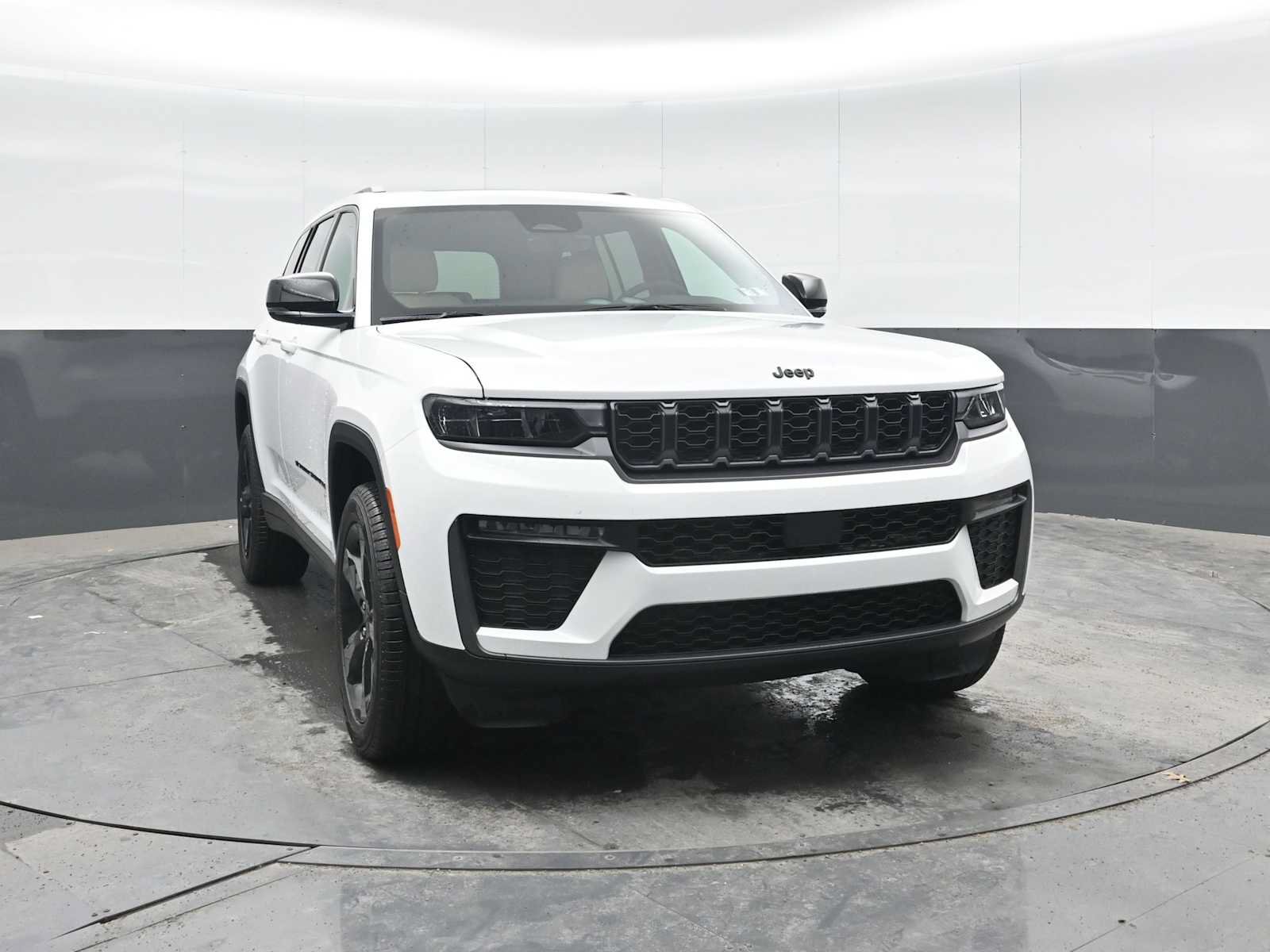Used 2026 Jeep Grand Cherokee Limited w/ Limited Altitude Package AWD/4WD image 6