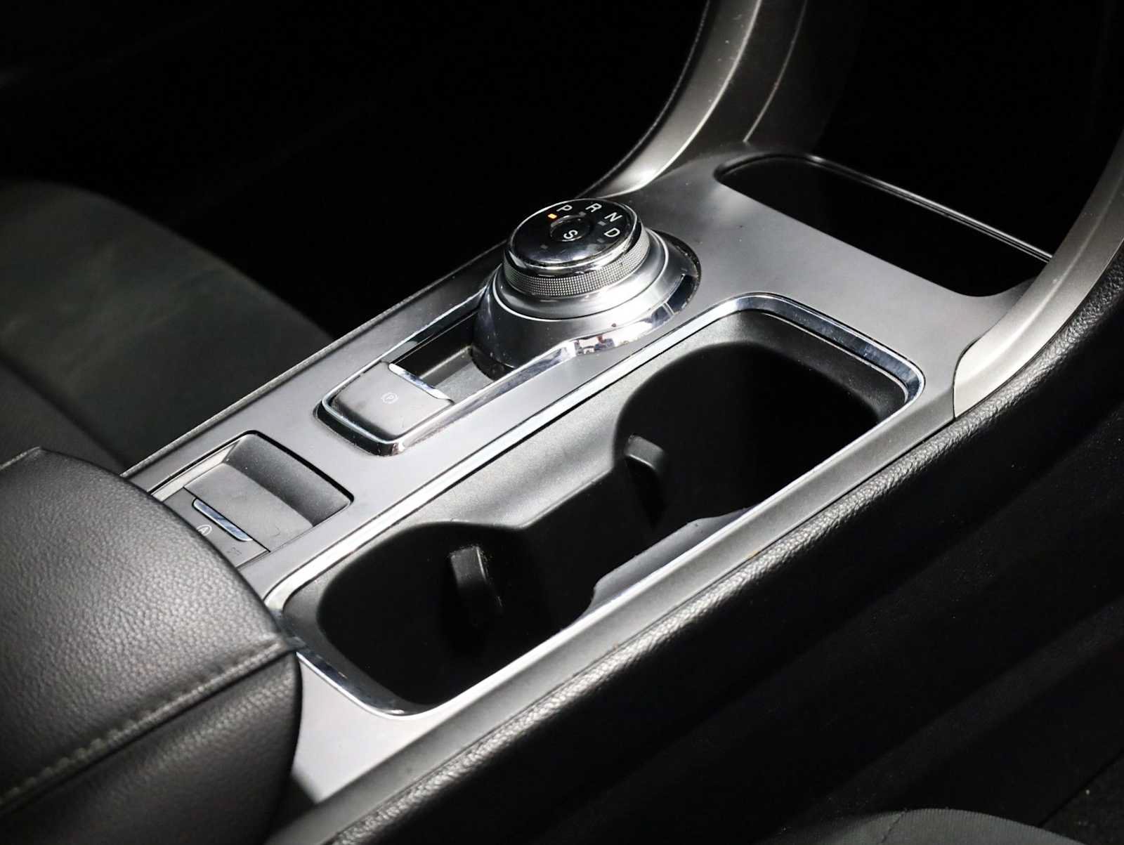 Used 2019 Ford Fusion SE FWD image 20