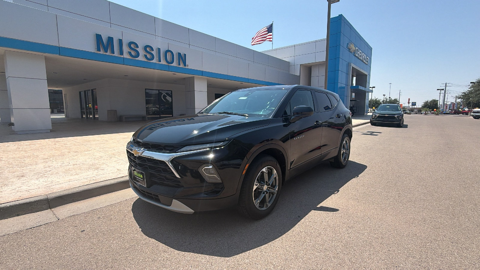Used 2023 Chevrolet Blazer LT AWD/4WD image 2