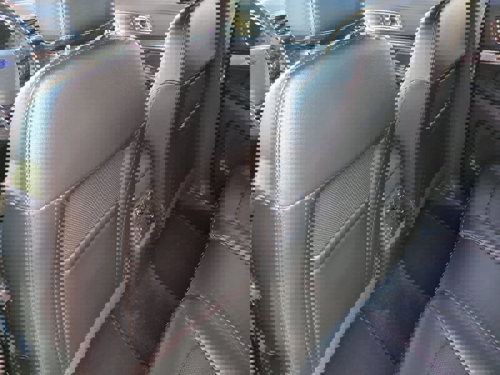 Used 2016 Ford Explorer Limited image 18