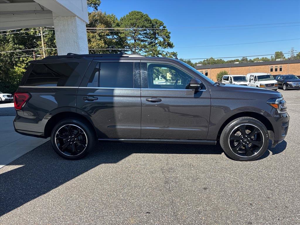 Used 2022 Ford Expedition Limited AWD/4WD image 20