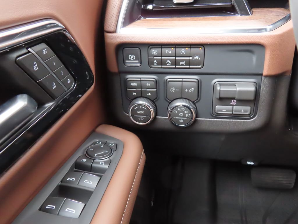 New 2026 Chevrolet Tahoe High Country AWD/4WD image 13