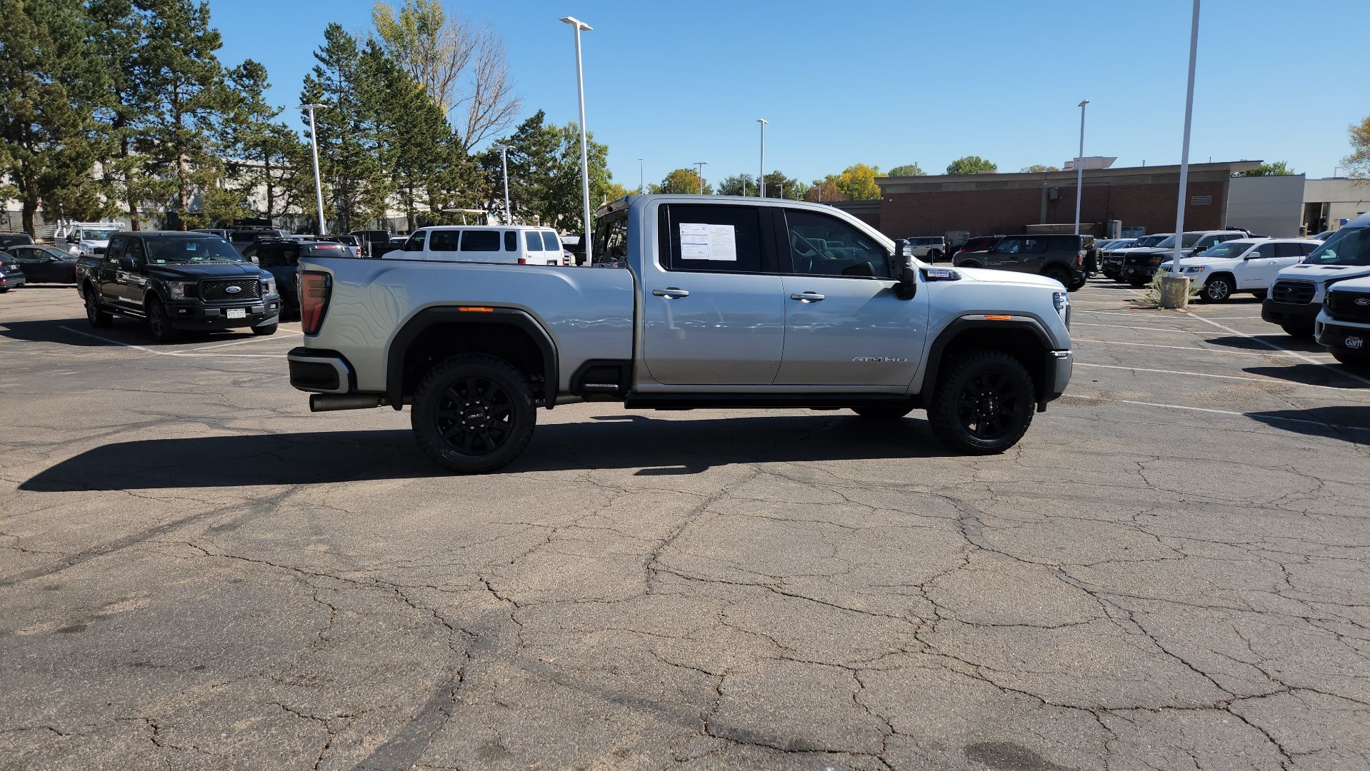 Used 2024 GMC Sierra 3500 AT4 w/ AT4 Premium Plus Package AWD/4WD image 12