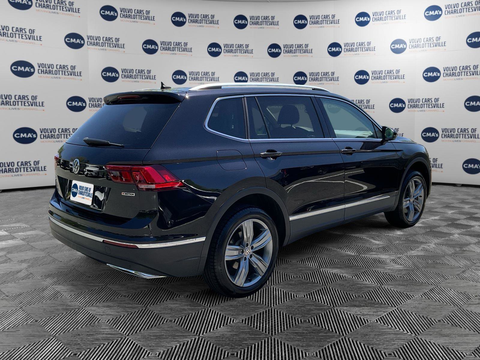 Used 2020 Volkswagen Tiguan SEL AWD/4WD image 5