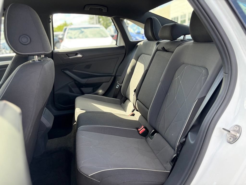 Used 2025 Volkswagen Jetta Sport FWD image 9