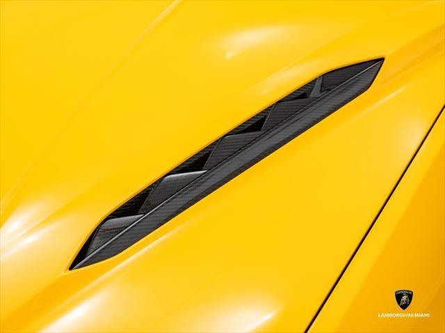Used 2024 Lamborghini Urus Performante AWD/4WD image 8
