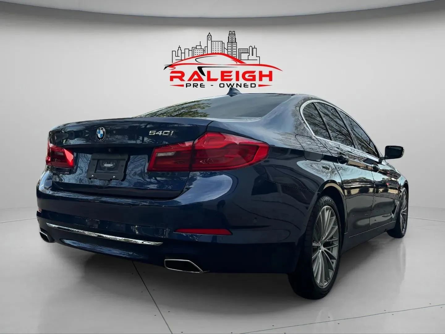 Used 2019 BMW 540i w/ Premium Package image 5