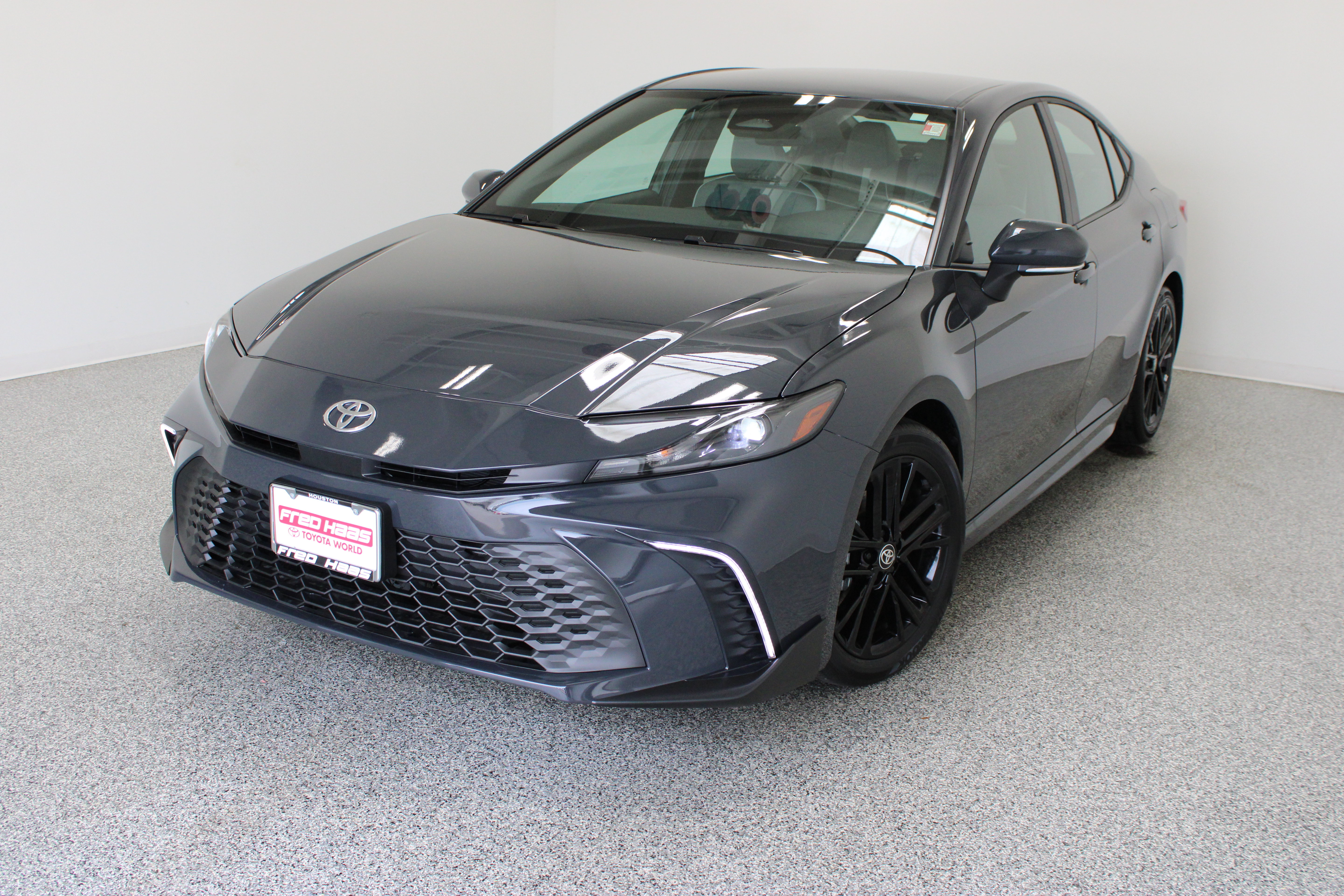 Used 2026 Toyota Camry SE FWD image 2