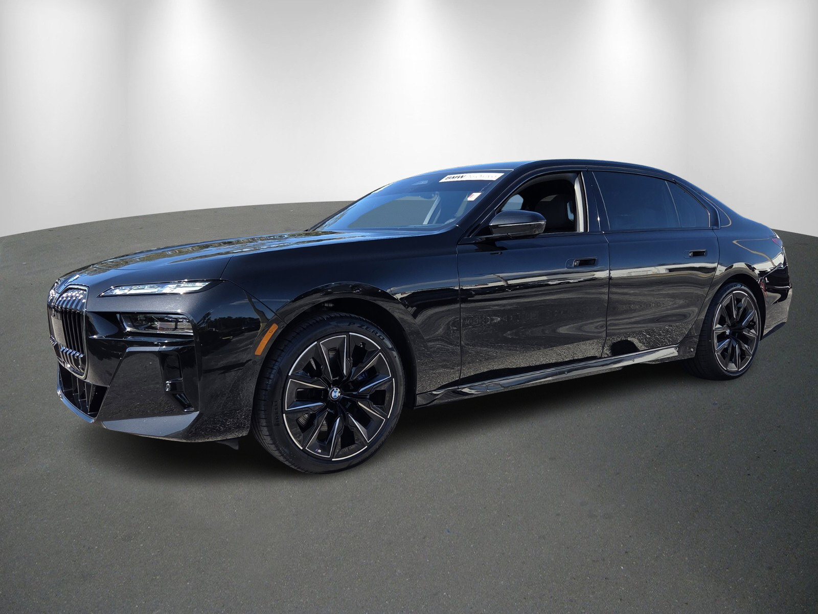 Used 2024 BMW 760i xDrive w/ Executive Package image 3