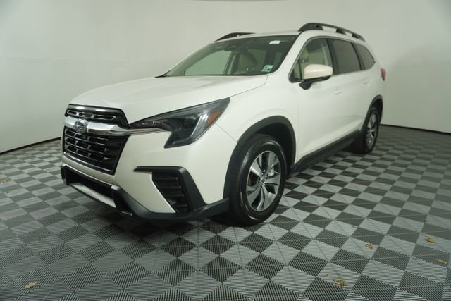 Certified 2025 Subaru Ascent Premium image 3