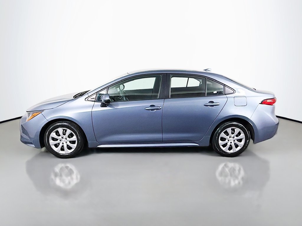 Used 2024 Toyota Corolla LE FWD image 4