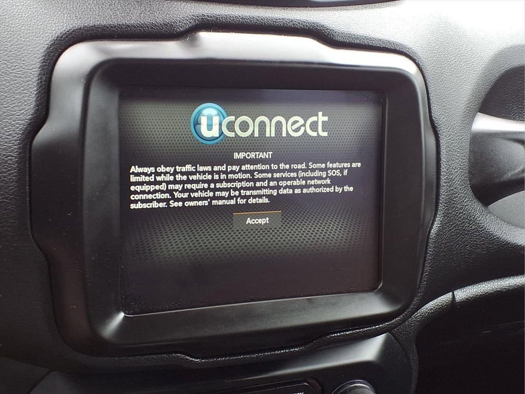 Used 2023 Jeep Renegade Latitude AWD/4WD image 11