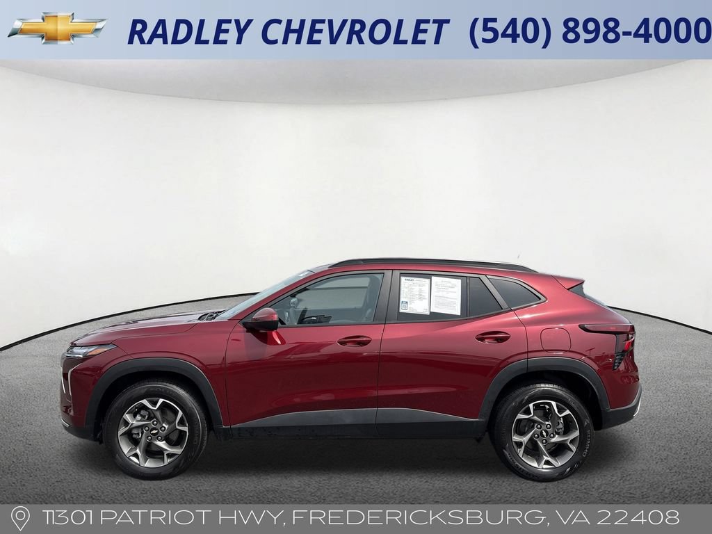 Certified 2025 Chevrolet Trax LT FWD image 16