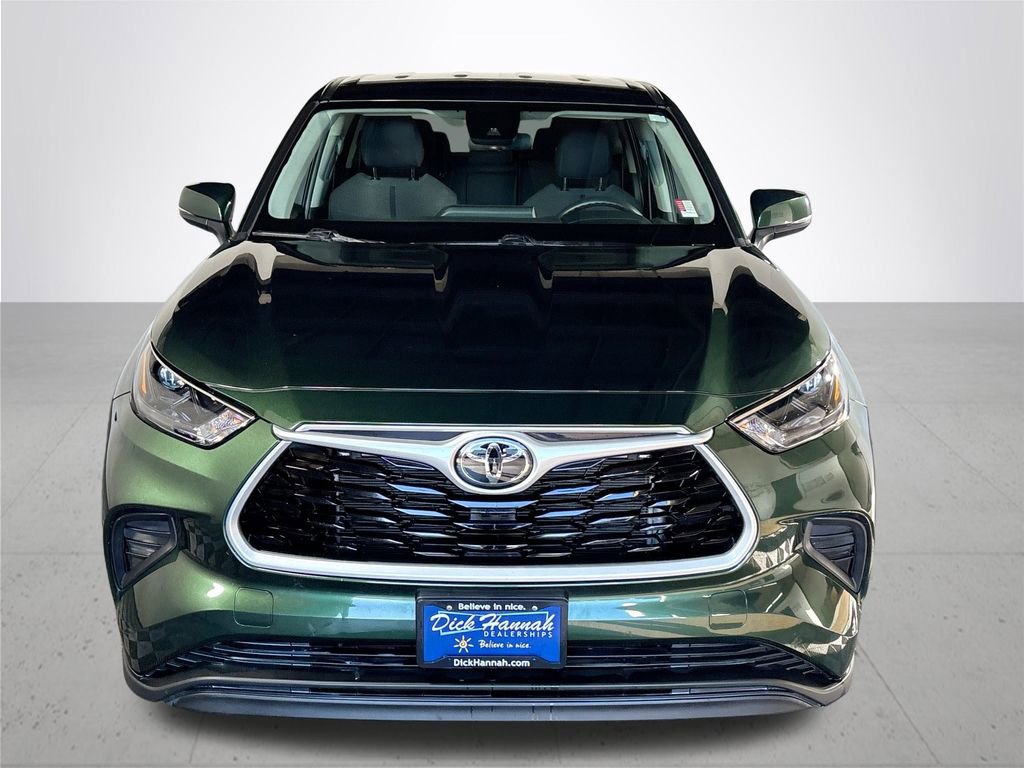 Used 2023 Toyota Highlander L image 3