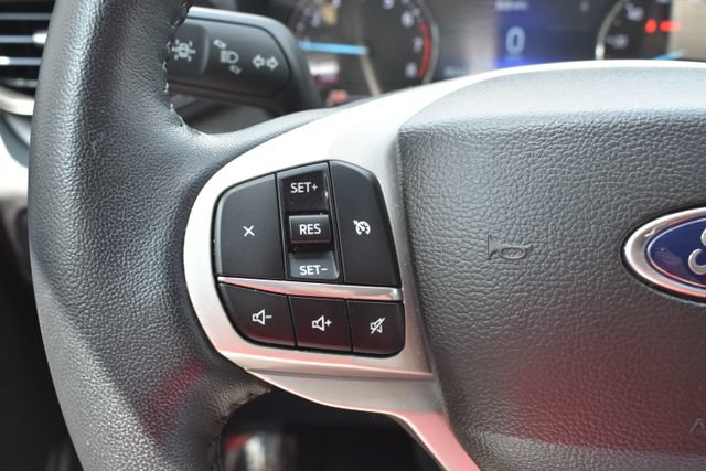 Used 2023 Ford Explorer XLT AWD/4WD image 21