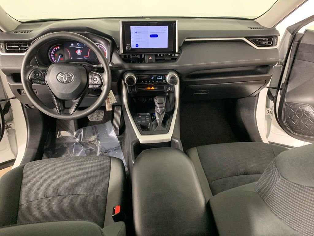 Used 2024 Toyota RAV4 LE AWD/4WD image 33