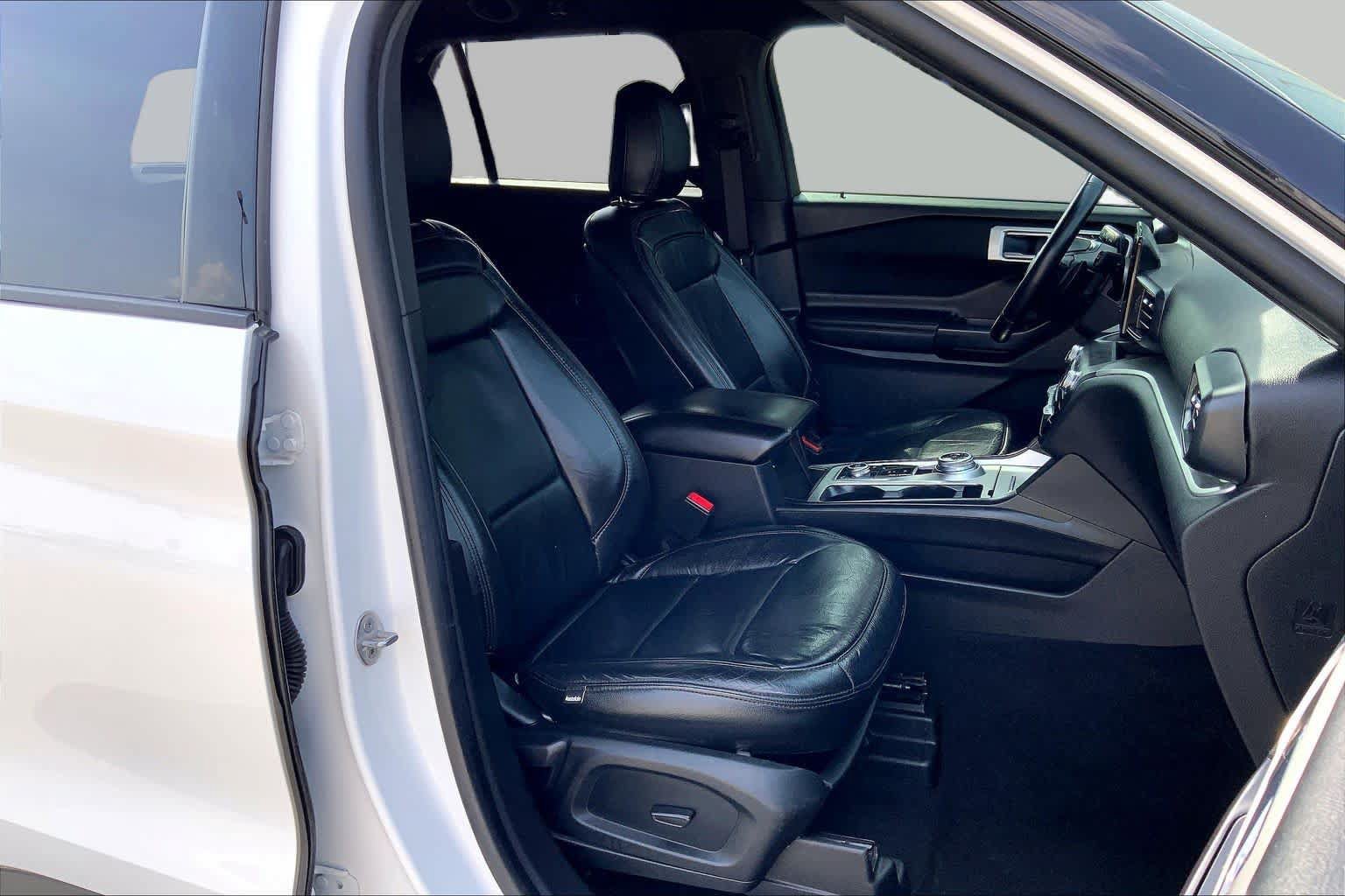 Used 2020 Ford Explorer XLT w/ Comfort Package AWD/4WD image 9