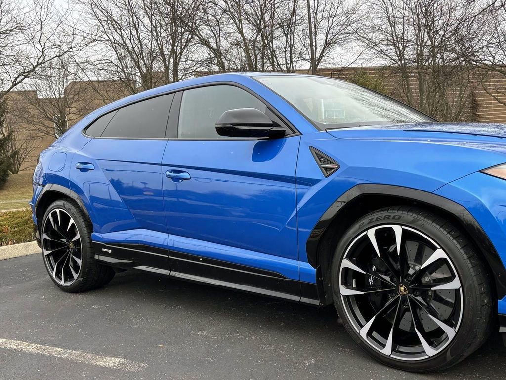 Used 2023 Lamborghini Urus S image 10