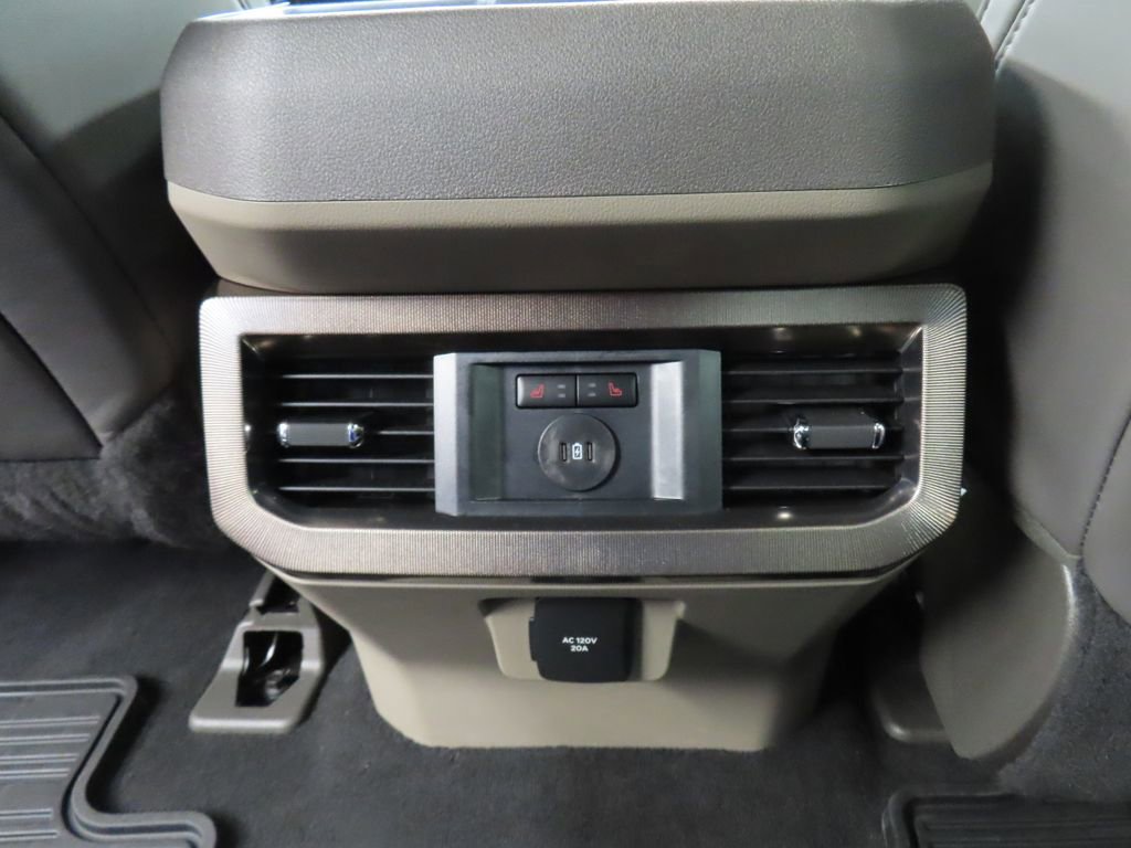 Used 2025 Ford F350 Platinum w/ Platinum Plus Package AWD/4WD image 14