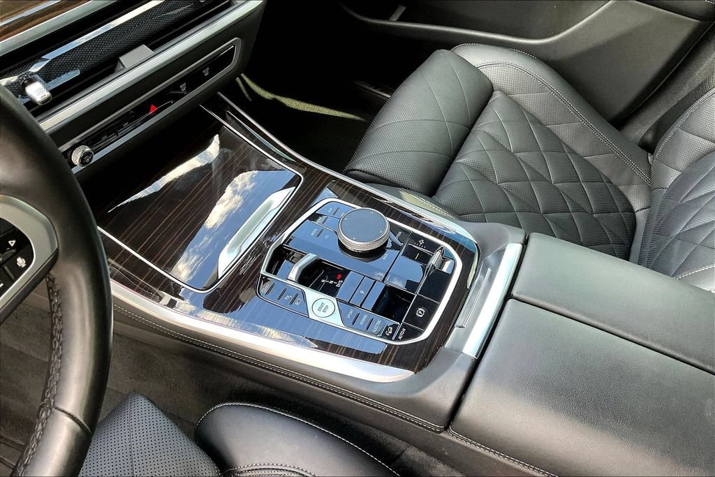 Used 2024 BMW X5 xDrive50e w/ M Sport Package AWD/4WD image 18
