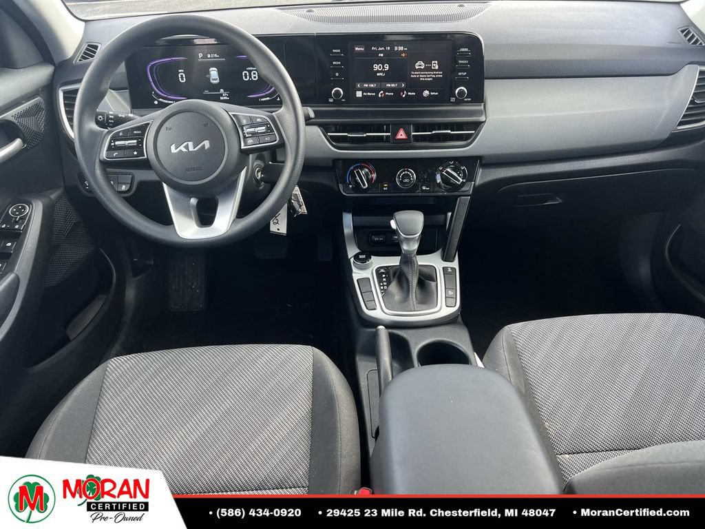Used 2025 Kia Seltos LX AWD/4WD image 14