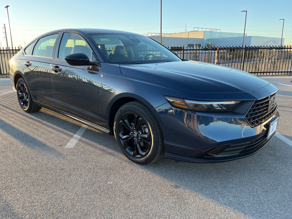 Certified 2025 Honda Accord SE image 3