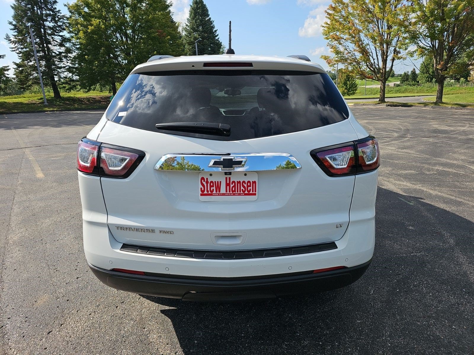 Used 2017 Chevrolet Traverse LT w/ Style and Technology Package AWD/4WD image 5