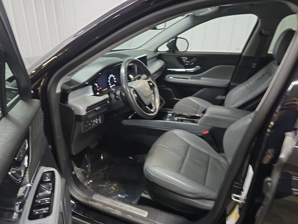 Used 2021 Lincoln Corsair AWD w/ Premium Package image 32
