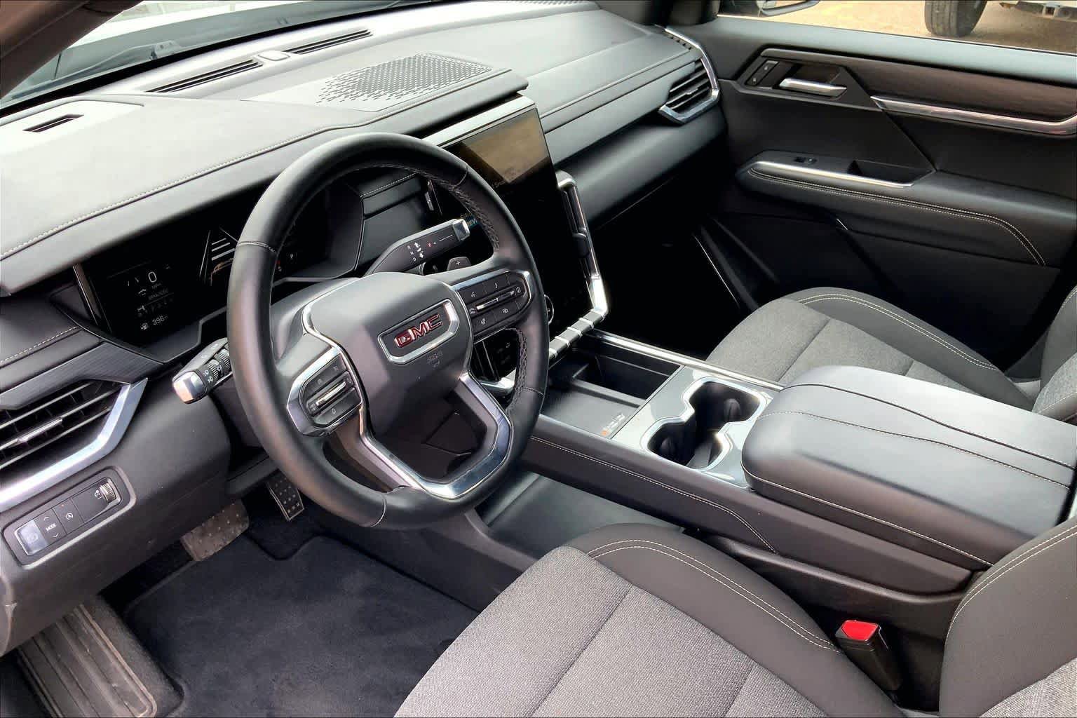 Used 2025 GMC Acadia Elevation FWD image 18