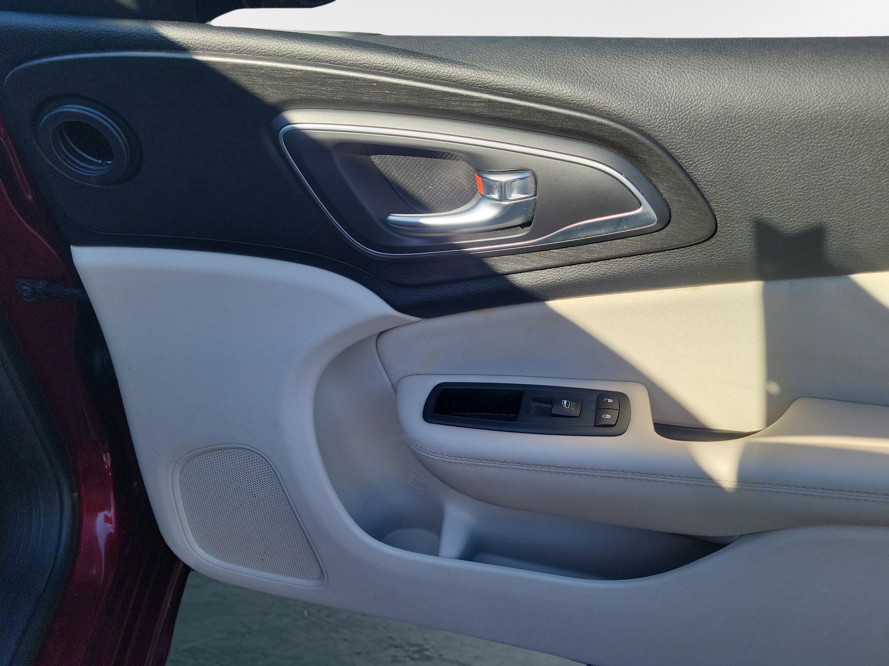 Used 2015 Chrysler 200 Limited image 18