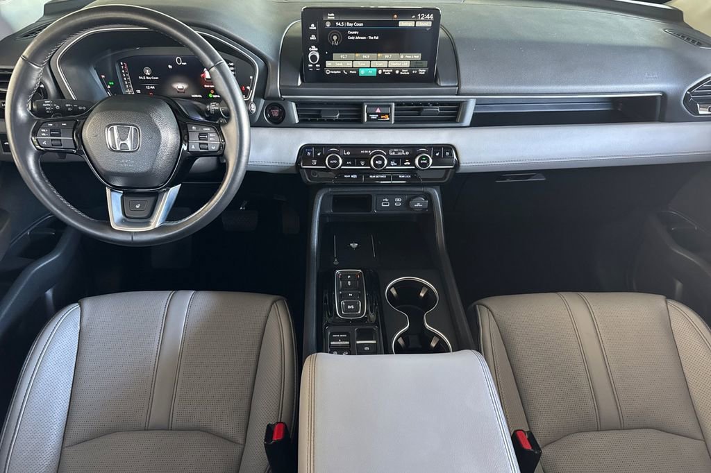 Used 2023 Honda Pilot Elite image 12