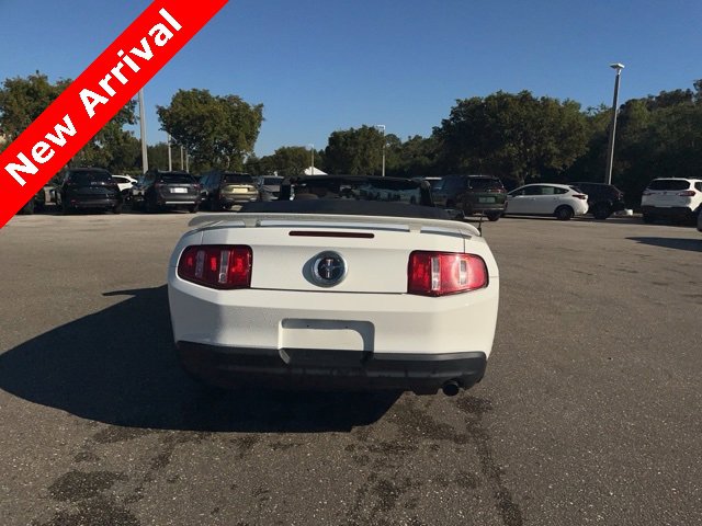 Used 2010 Ford Mustang Convertible image 15