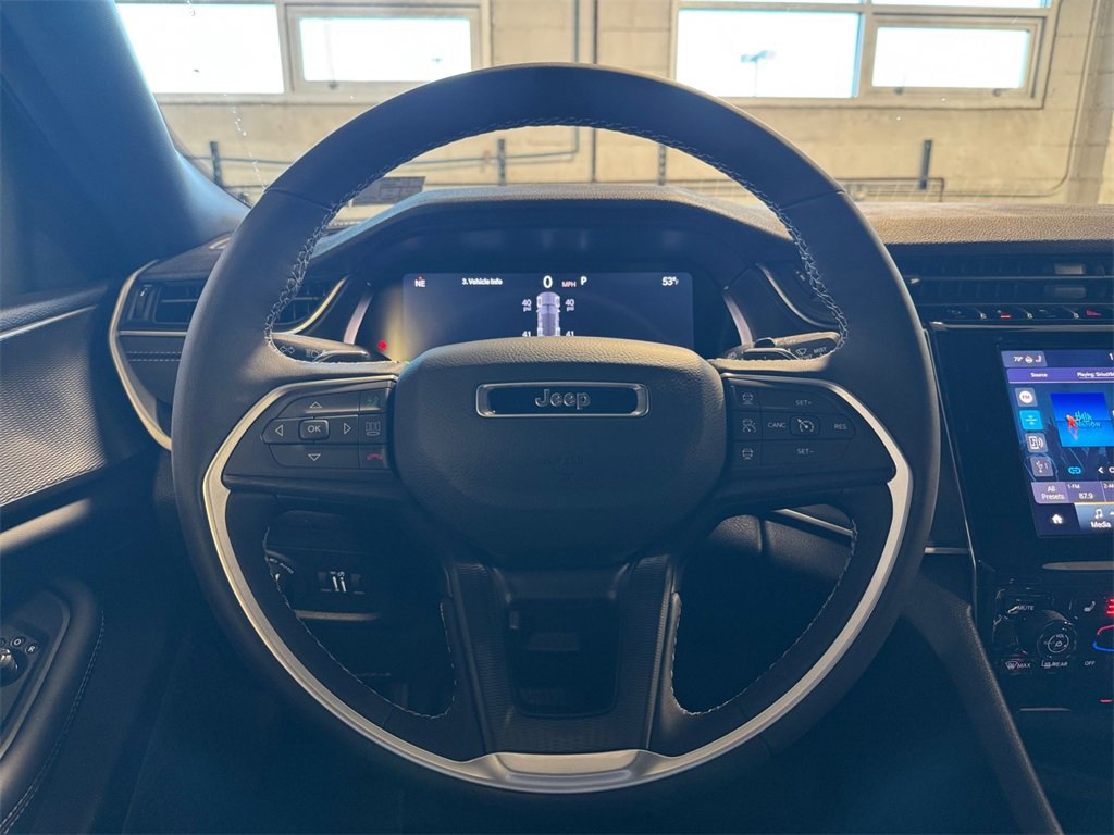 New 2025 Jeep Grand Cherokee Laredo X w/ Luxury Tech Group I image 15