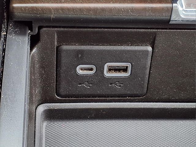 Used 2021 GMC Yukon Denali w/ Denali Premium Package image 21