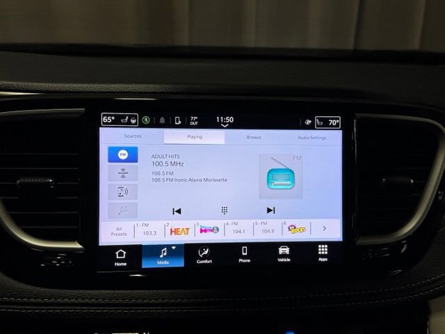 Used 2024 Chrysler Pacifica Touring-L FWD image 27